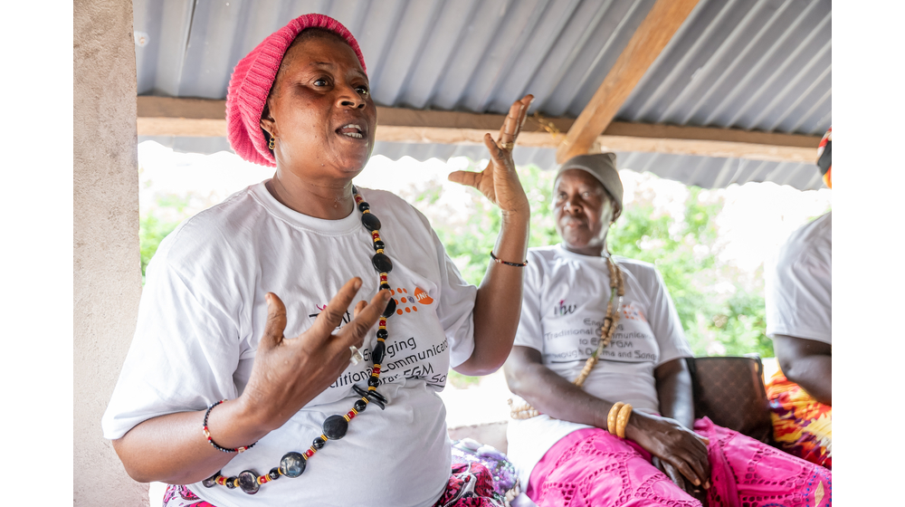 Traditional communicator to raise awareness about the law banning FGM