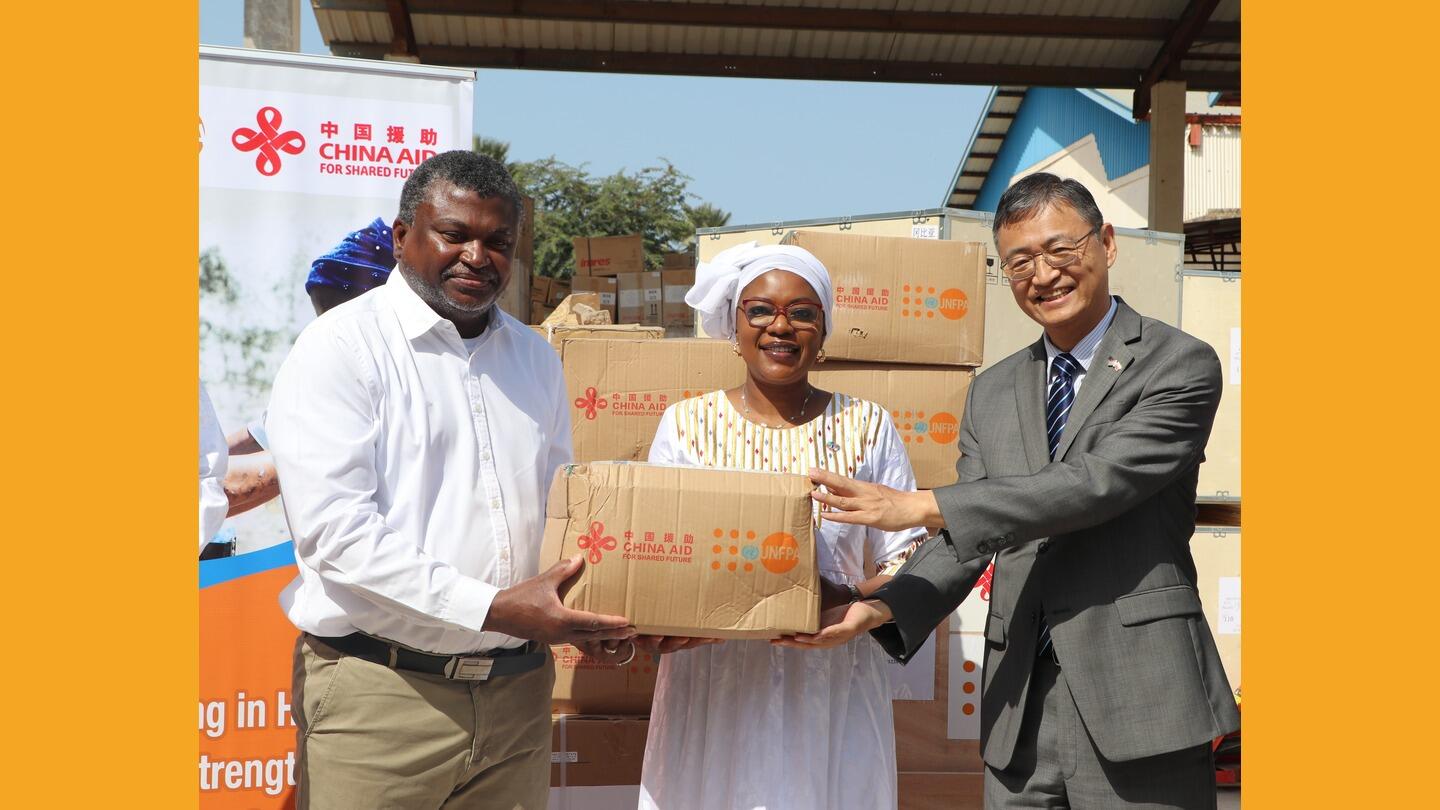 Handing over of medical equipment and supplies to the Ministry of Health 